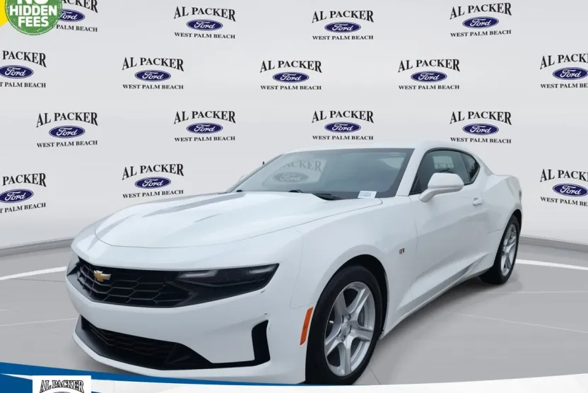 2023 Chevrolet Camaro 1LT photo 1