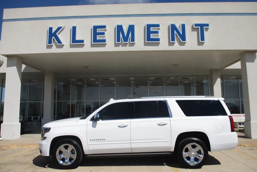 2017 Chevrolet Suburban Premier photo 1