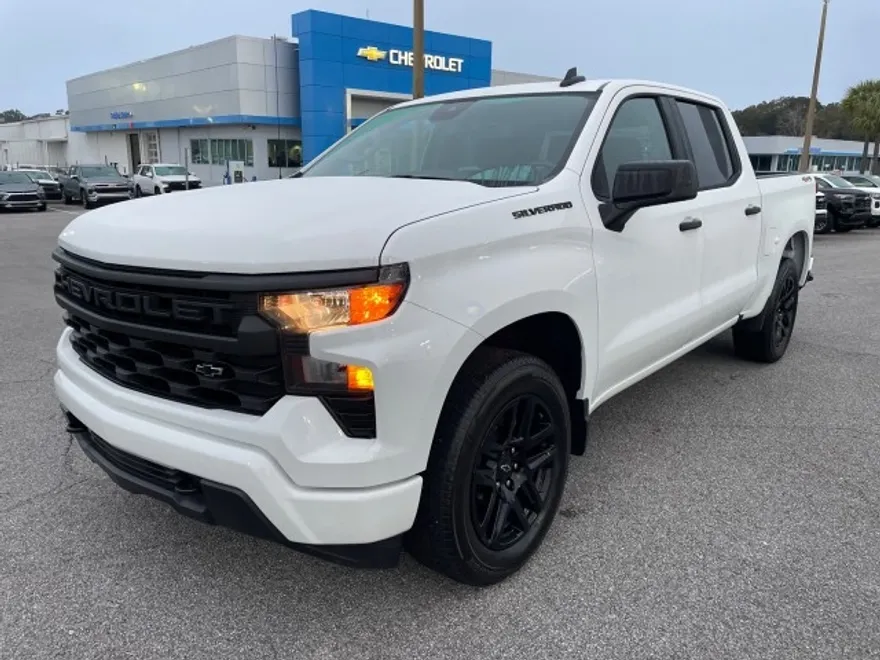 2024 Chevrolet Silverado 1500 Custom photo 1