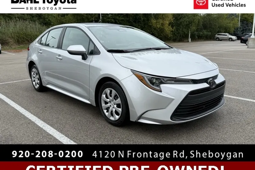 2024 Toyota Corolla LE photo 1