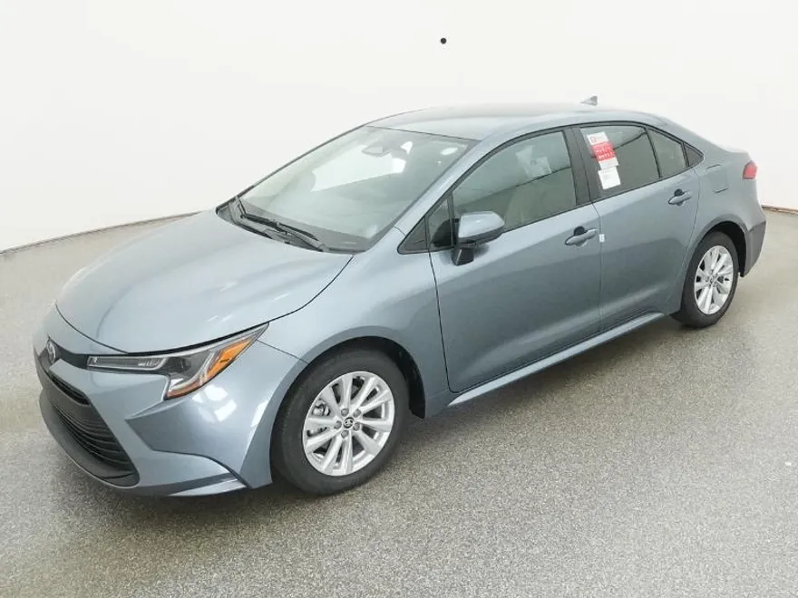 2026 Toyota Corolla LE photo 1
