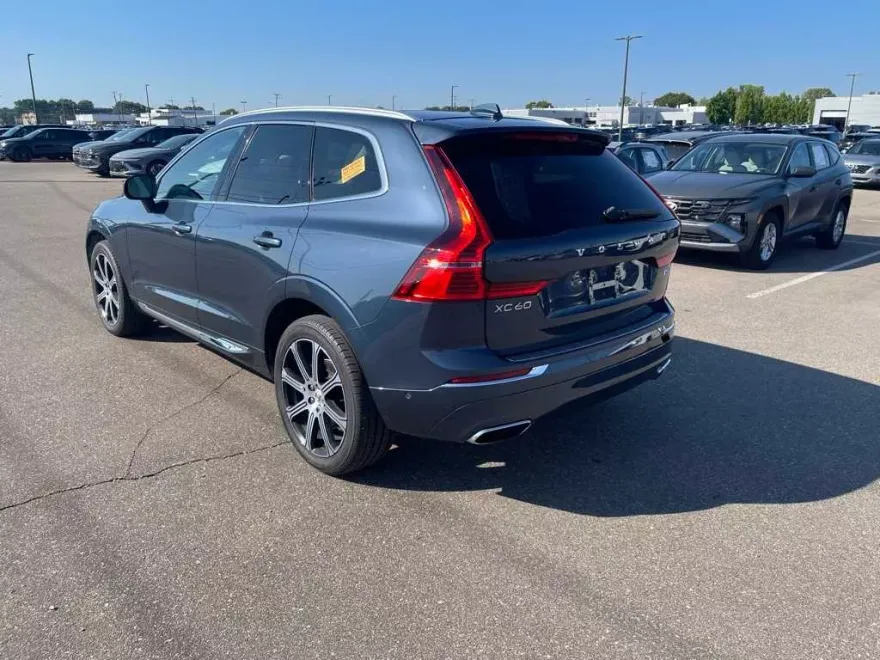 2021 Volvo XC60 T5 Inscription photo 1