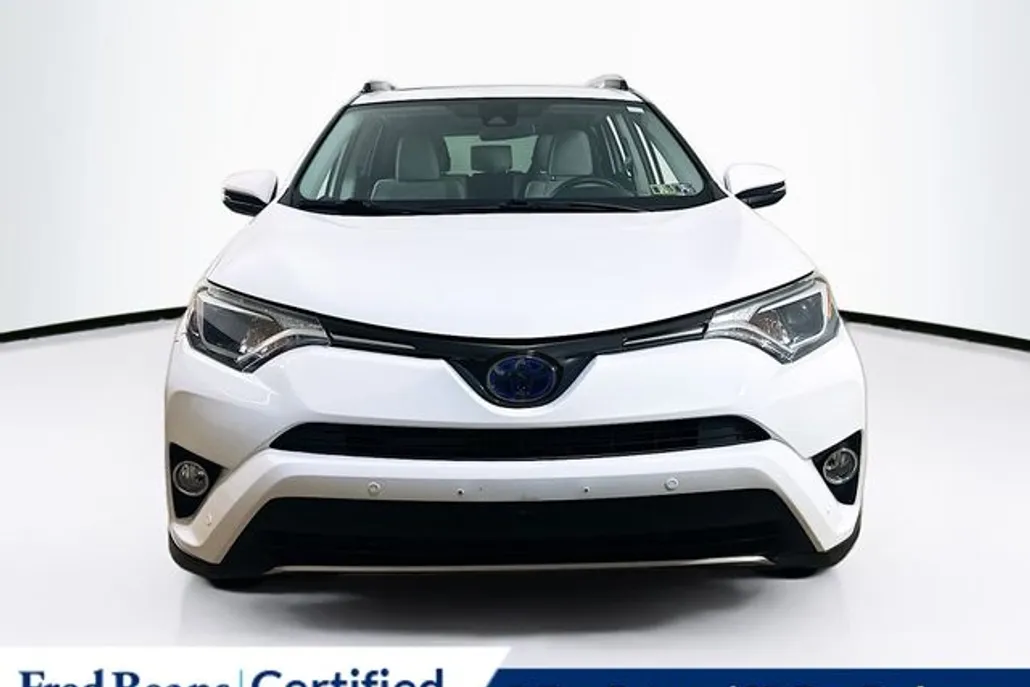 2016 Toyota RAV4 Hybrid XLE photo 1