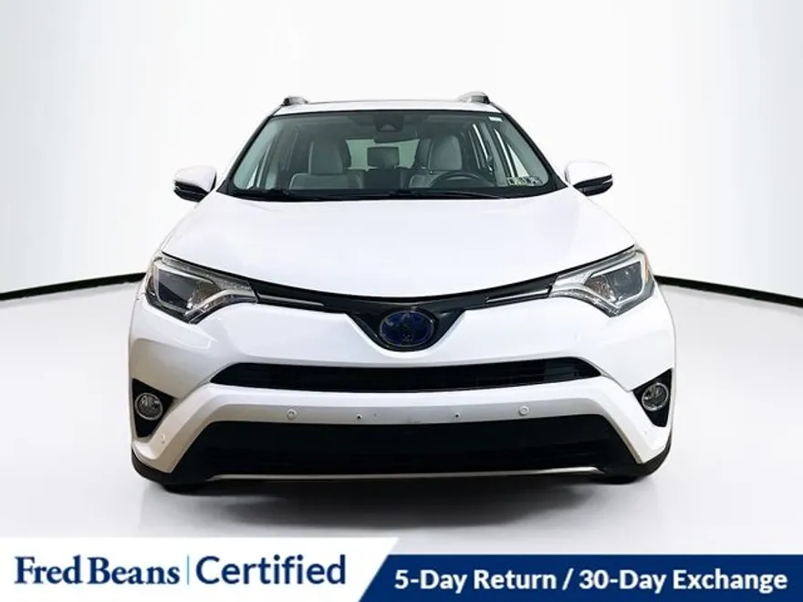 2016 Toyota RAV4 Hybrid XLE photo 1