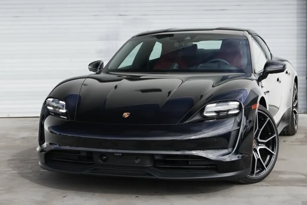 2024 Porsche Taycan 4S photo 1