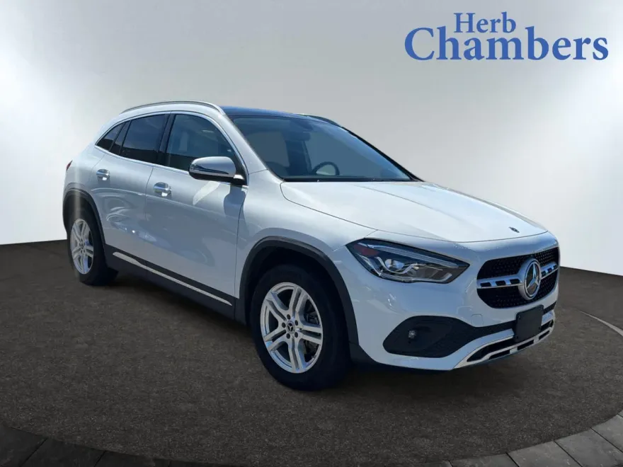 2022 Mercedes Benz GLA 250 4MATIC photo 1