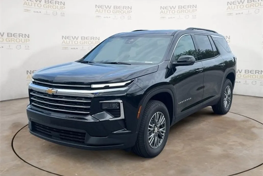 2025 Chevrolet Traverse photo 1
