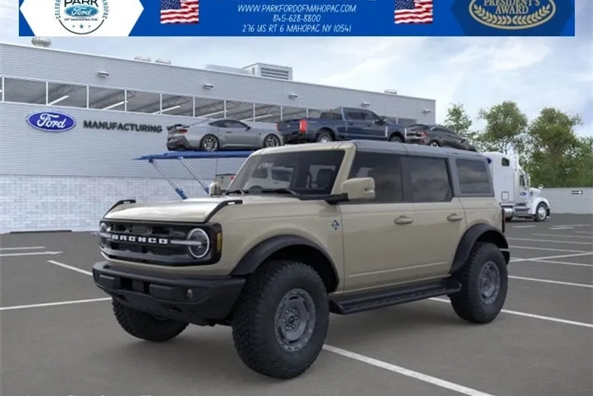 2025 Ford Bronco Outer Banks photo 1