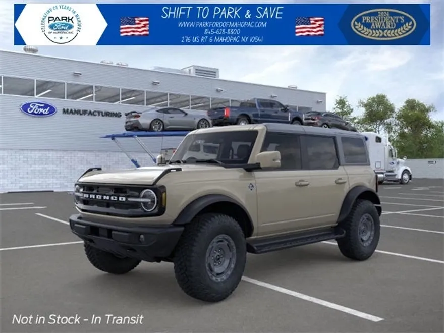 2025 Ford Bronco Outer Banks photo 1