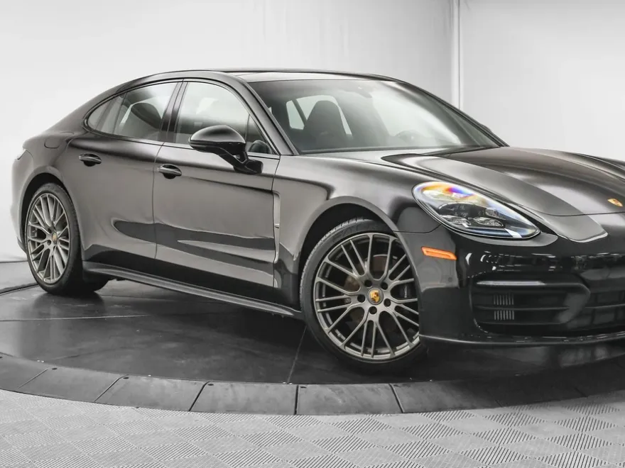 2022 Porsche Panamera 4 Platinum photo 1