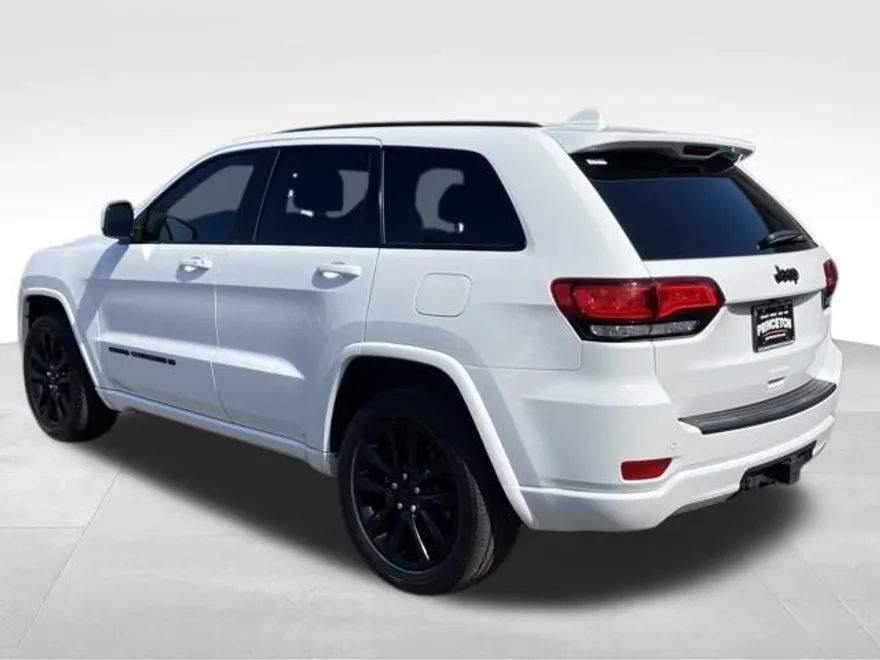 2022 Jeep Cherokee Laredo X photo 1