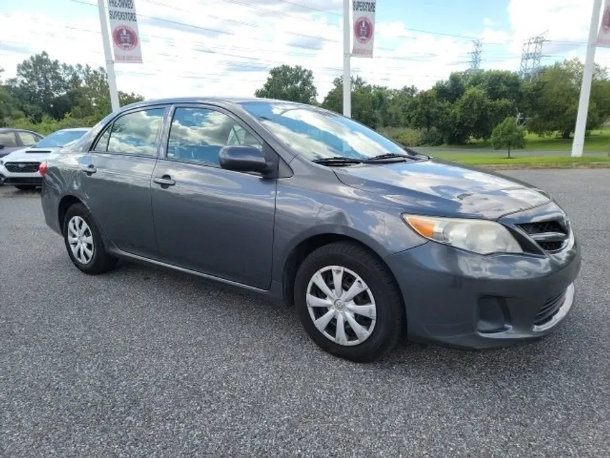 2013 Toyota Corolla L photo 1