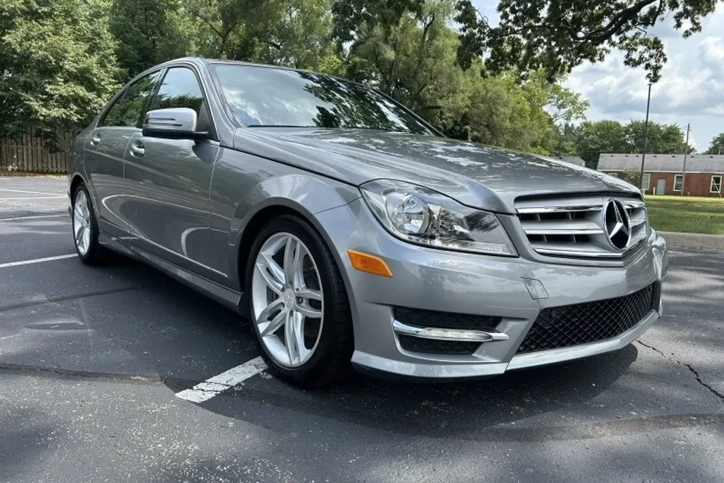 2012 Mercedes Benz C 300 Sport photo 1