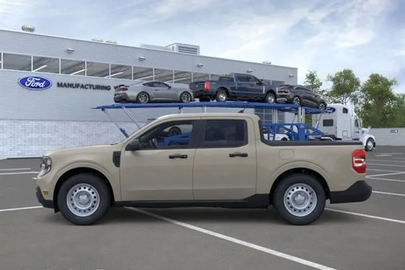 2025 Ford Maverick XL photo 1