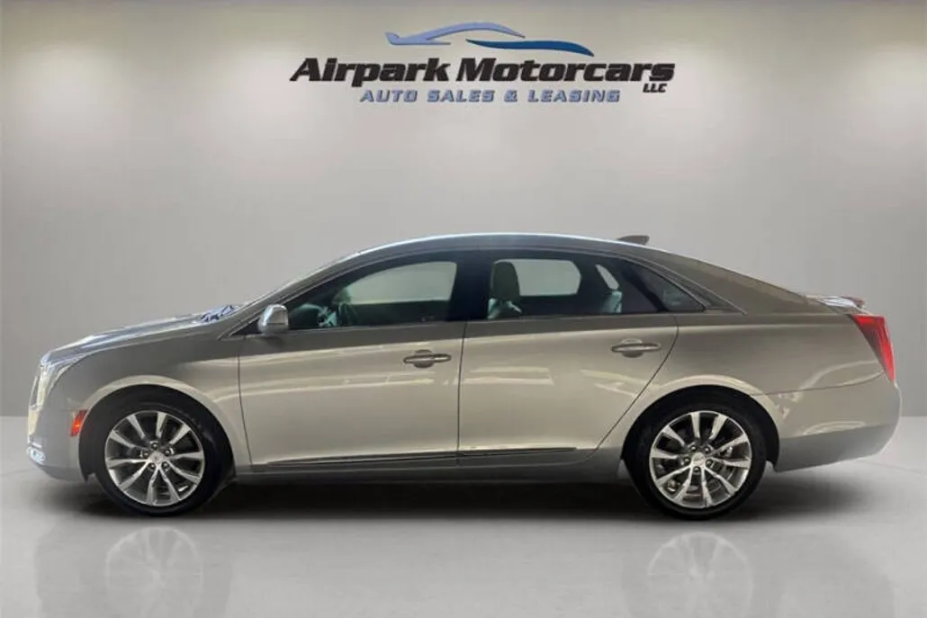 2016 Cadillac XTS Luxury photo 1