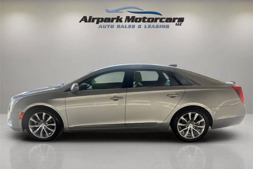 2016 Cadillac XTS Luxury photo 1