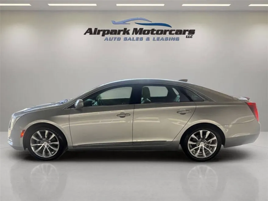 2016 Cadillac XTS Luxury photo 1