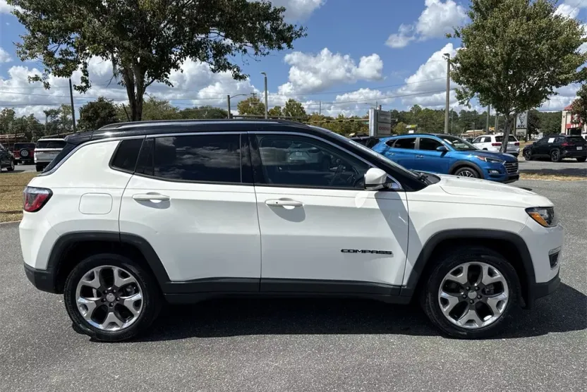 2019 Jeep Compass Limited photo 1