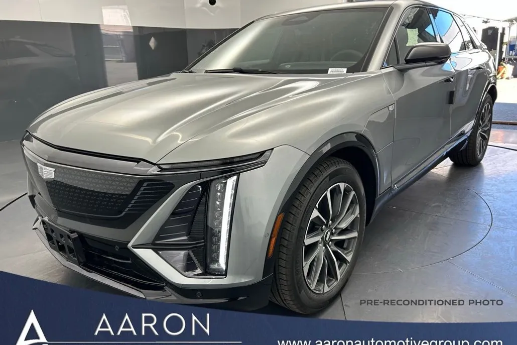 2025 Cadillac Lyriq Sport photo 1
