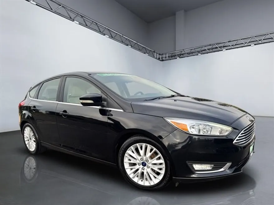 2016 Ford Focus Titanium photo 1