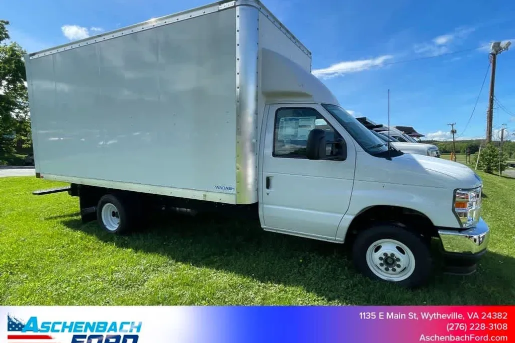 2024 Ford E-450 photo 1