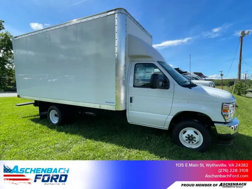 2024 Ford E-450 photo 1