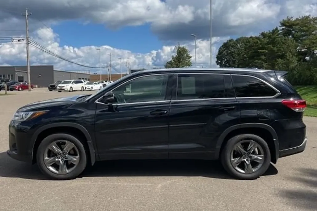 2017 Toyota Highlander Limited Platinum photo 1
