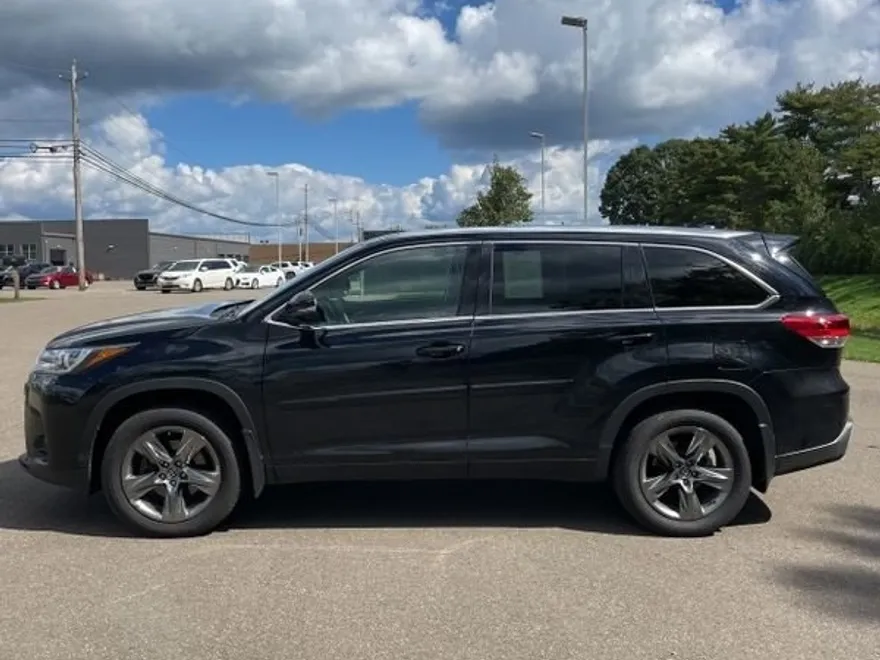 2017 Toyota Highlander Limited Platinum photo 1