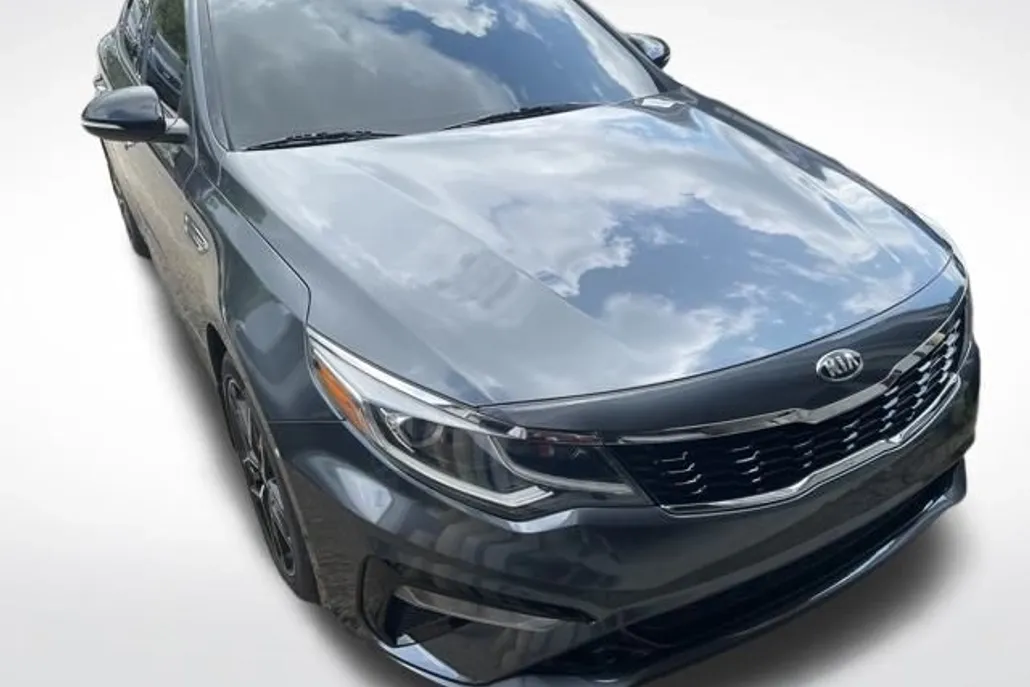 2020 Kia Optima SE photo 1
