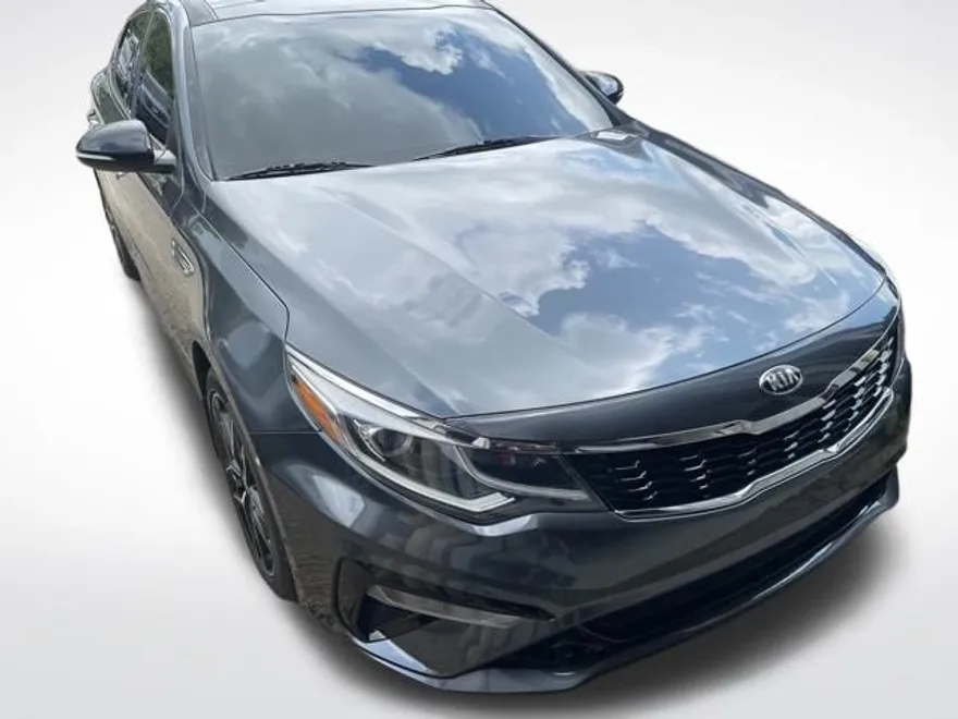 2020 Kia Optima SE photo 1