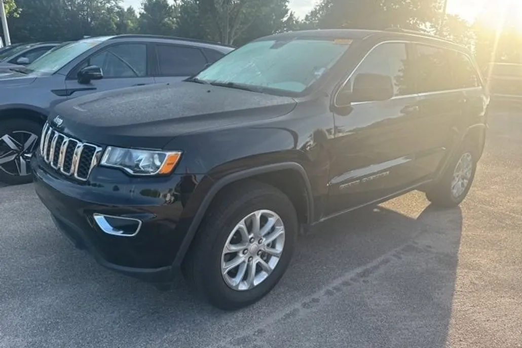 2021 Jeep Grand Cherokee Laredo E photo 1