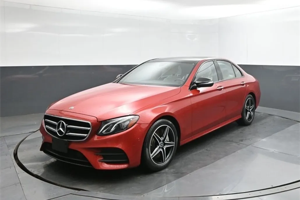 2018 Mercedes Benz E 300 photo 1