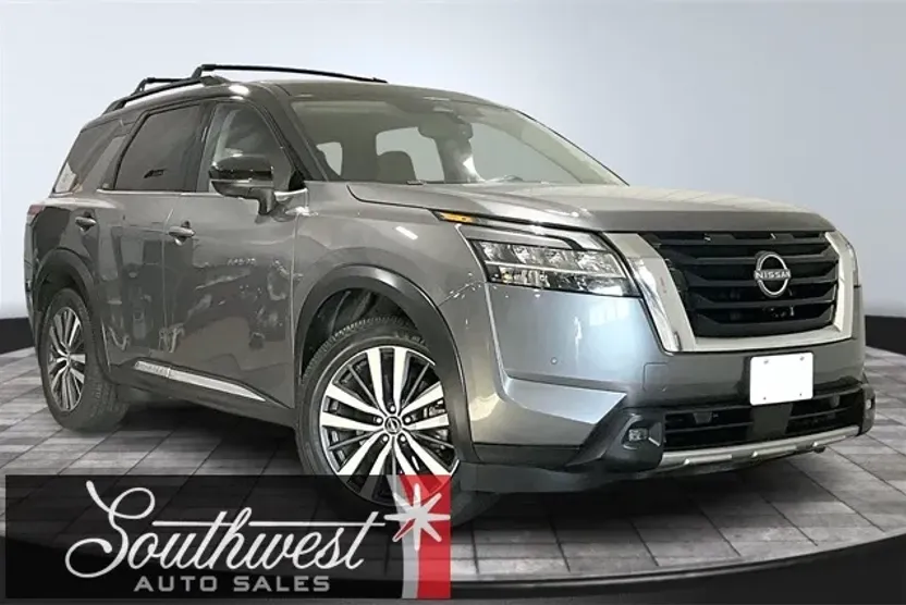 2022 Nissan Pathfinder Platinum photo 1