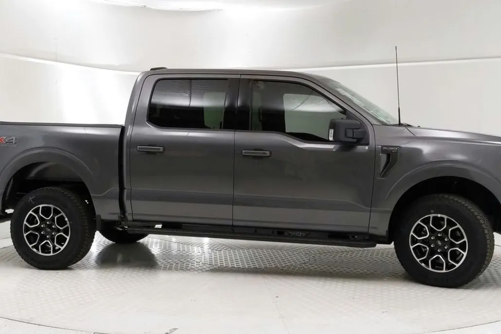 2022 Ford F-150 XLT photo 1