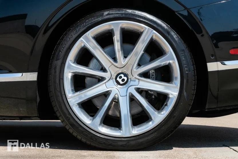2020 Bentley Continental GT V8 photo 1