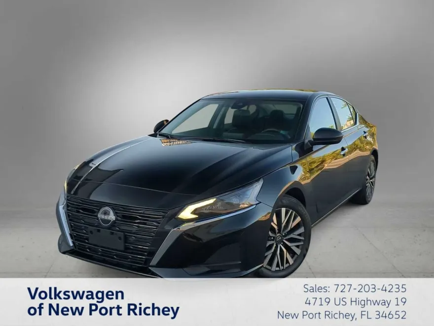2025 Nissan Altima SV photo 1