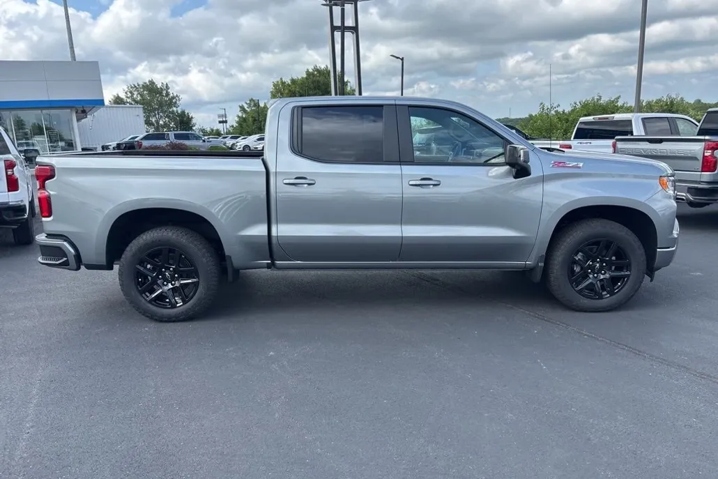 2025 Chevrolet Silverado 1500 RST photo 1