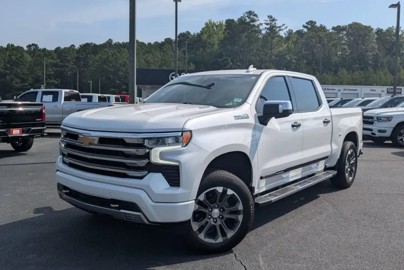 2022 Chevrolet Silverado 1500 High Country photo 1