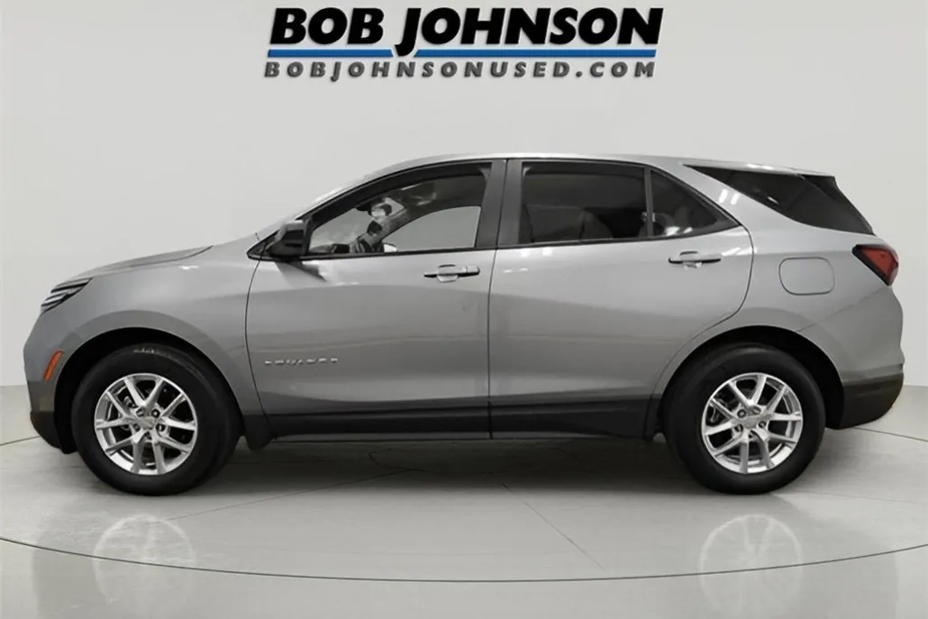 2024 Chevrolet Equinox LS photo 1