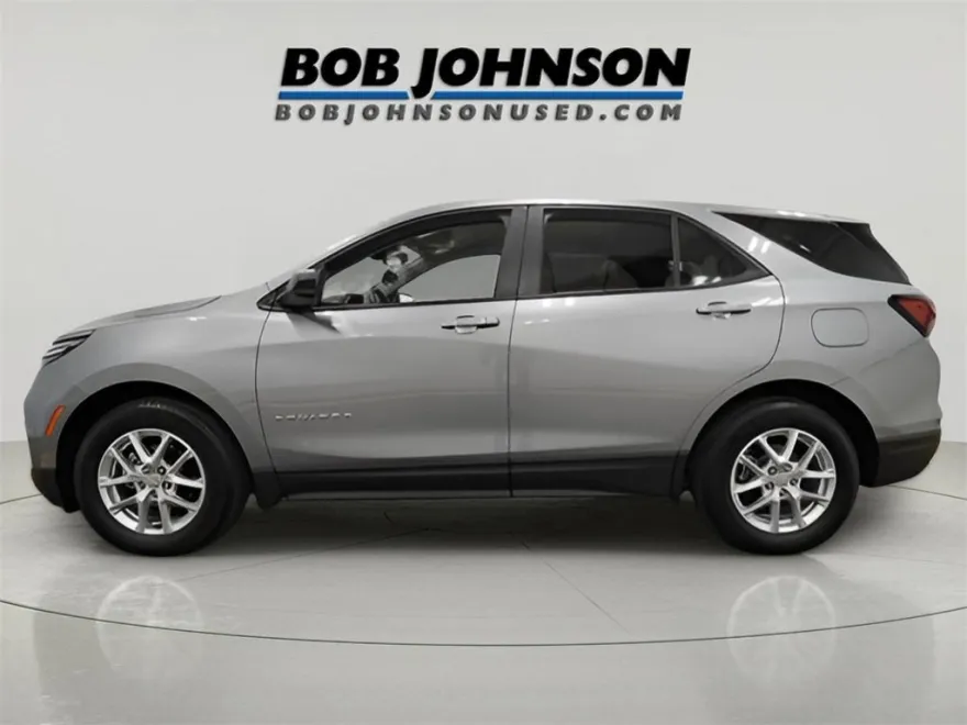 2024 Chevrolet Equinox LS photo 1