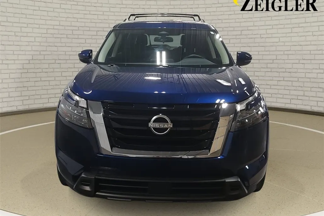2024 Nissan Pathfinder SV photo 1