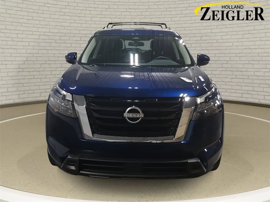 2024 Nissan Pathfinder SV photo 1