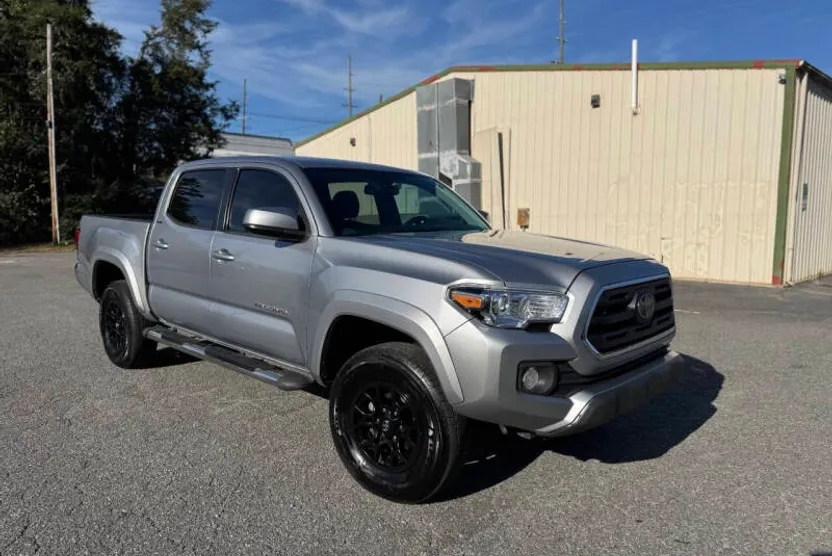 2019 Toyota Tacoma SR5 photo 1