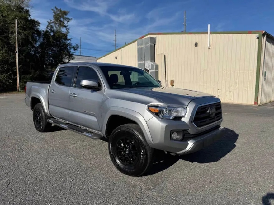 2019 Toyota Tacoma SR5 photo 1