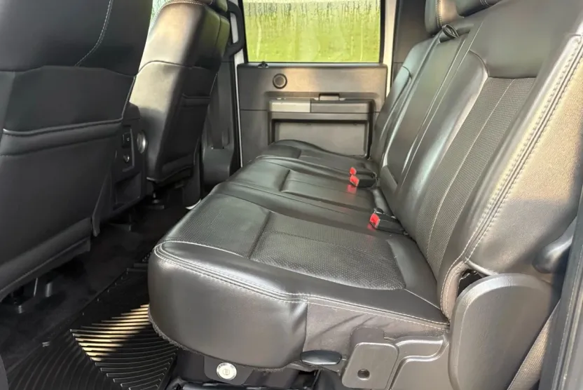 2011 Ford F-250 Lariat photo 1