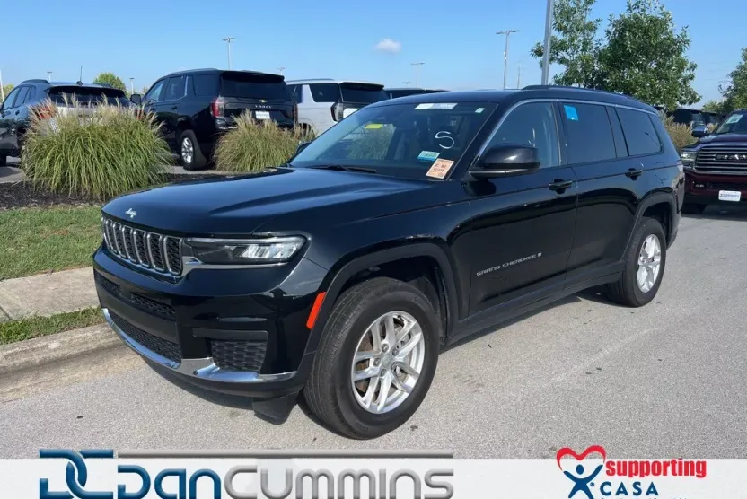 2023 Jeep Grand Cherokee Laredo photo 1