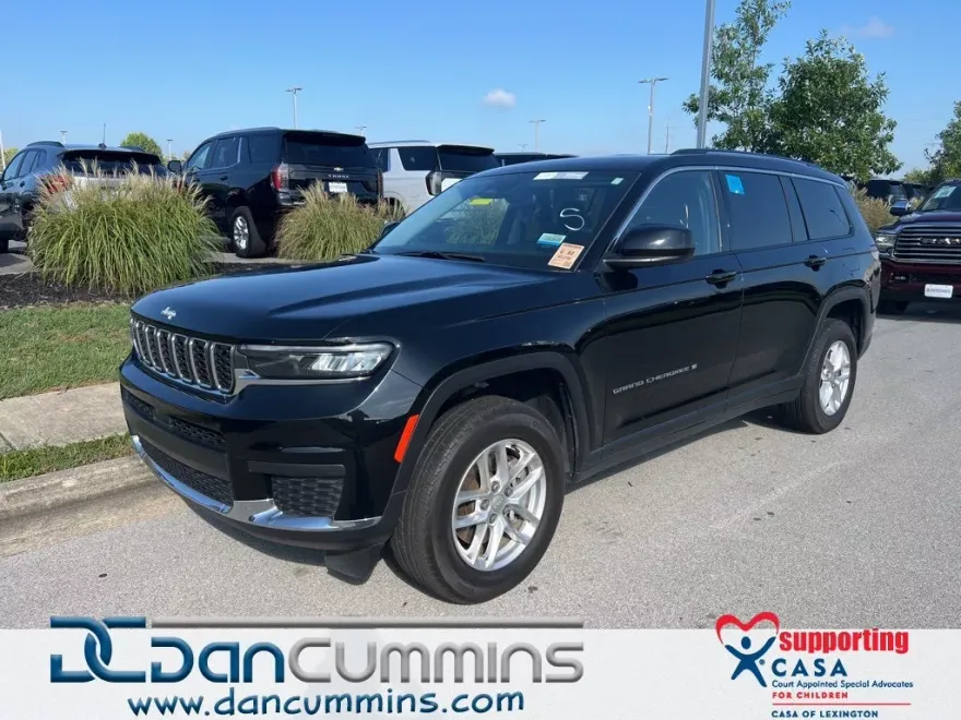 2023 Jeep Grand Cherokee Laredo photo 1