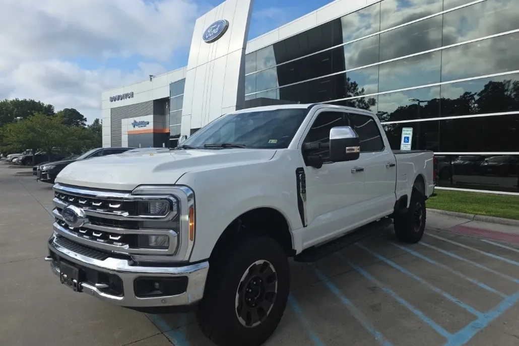 2023 Ford F-350 photo 1