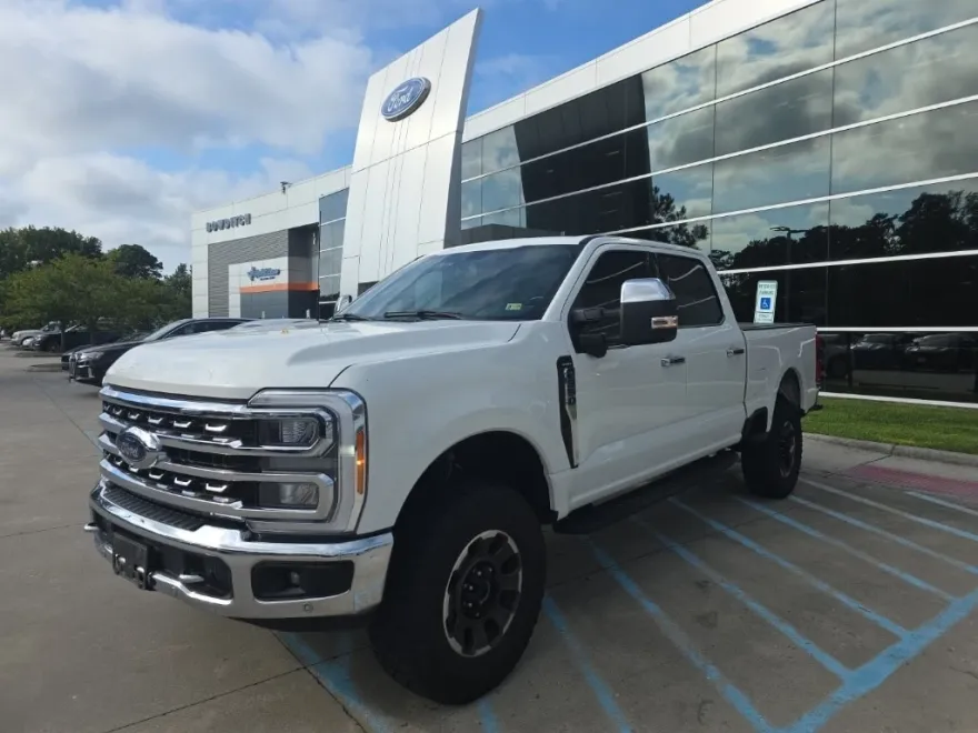 2023 Ford F-350 photo 1