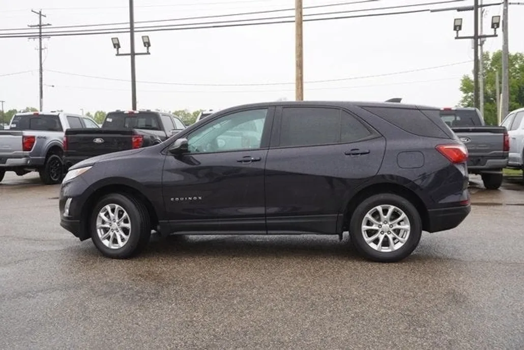 2020 Chevrolet Equinox LS photo 1